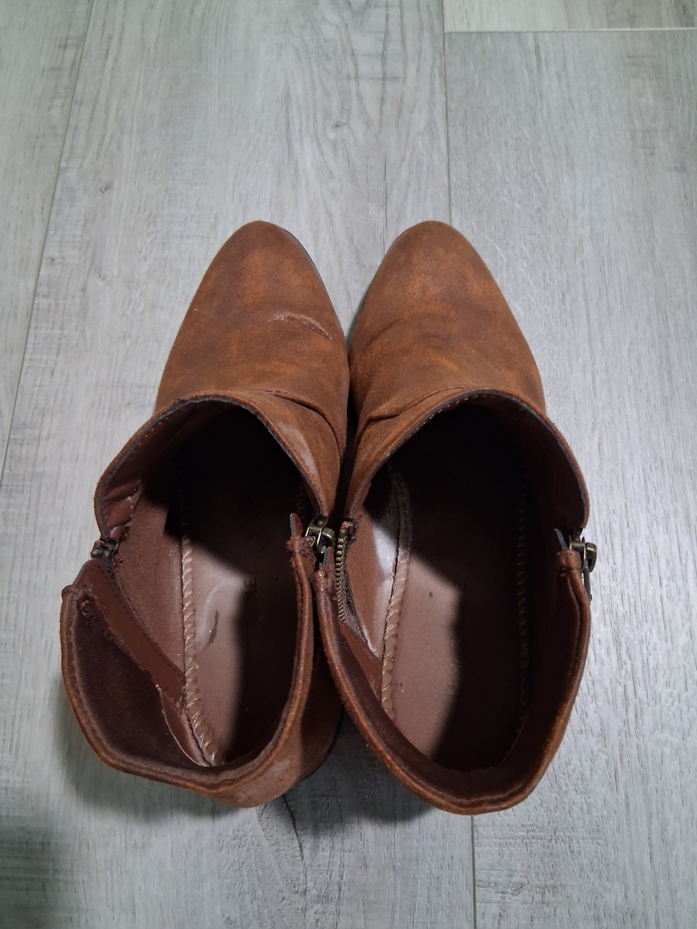 Sun + Stone Women's Tan Suede Pointed Ankle Booties